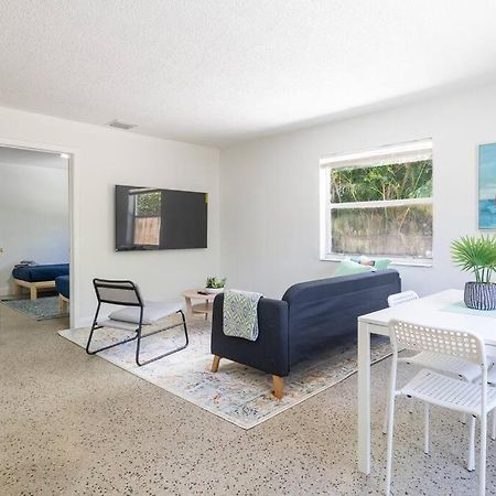 Lovely 2 Bed 1 Bath Near Las Olas W/Free Parking! Lägenhet Fort Lauderdale Exteriör bild