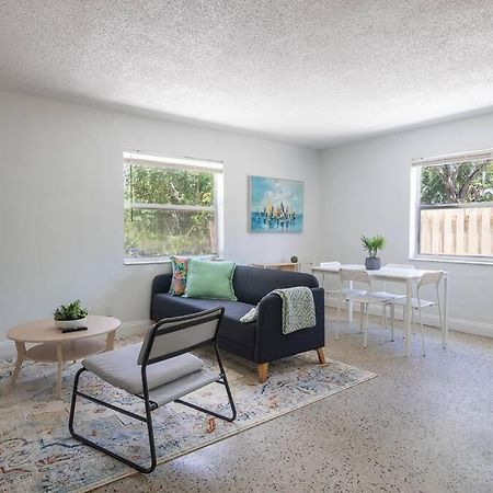 Lovely 2 Bed 1 Bath Near Las Olas W/Free Parking! Lägenhet Fort Lauderdale Exteriör bild