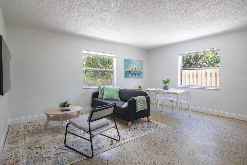 Lovely 2 Bed 1 Bath Near Las Olas W/Free Parking! Lägenhet Fort Lauderdale Exteriör bild